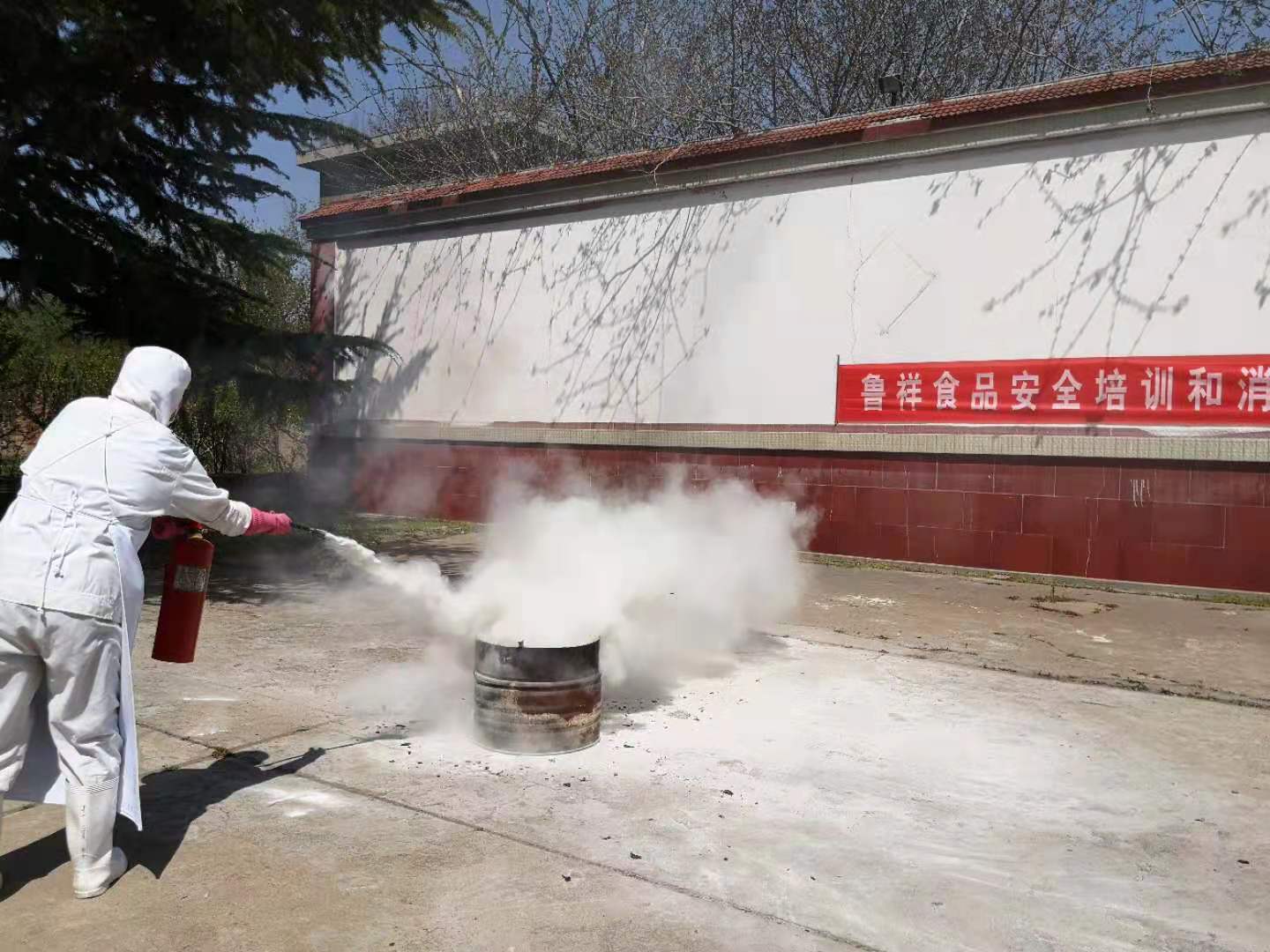 灭火器使用.jpg